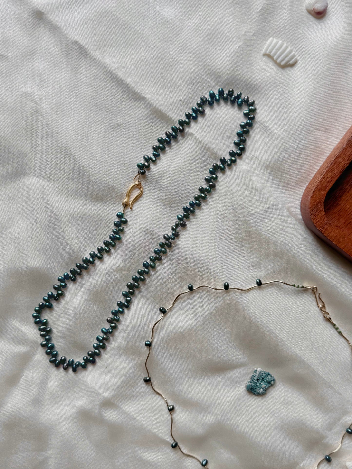 Zigzag Pearl Necklace