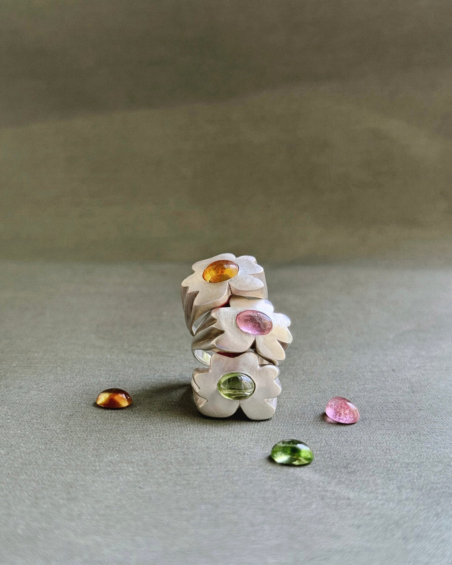 Peridot Goldilocks Ring