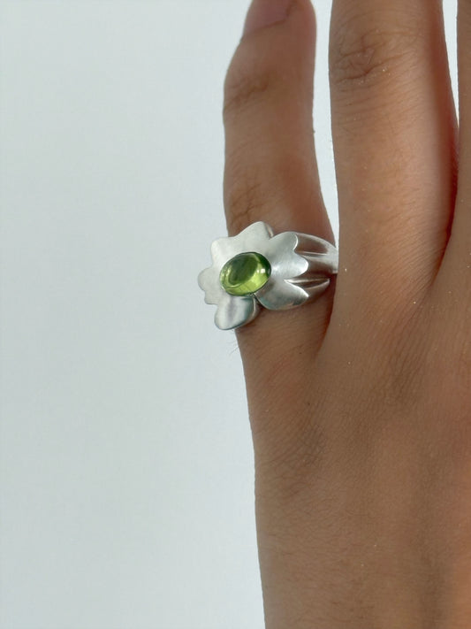 Peridot Goldilocks Ring