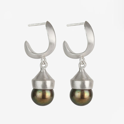 Bómù Pearl earrings