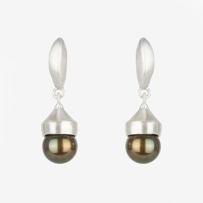 Bómù Pearl earrings