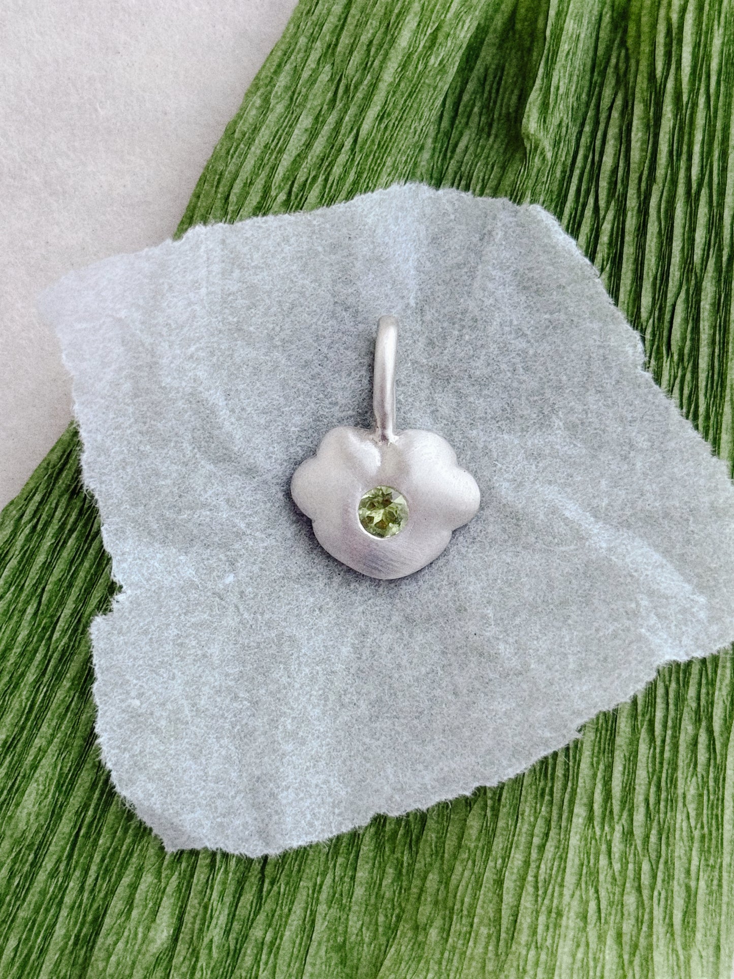One-of-a-kind: Heart Pendant with Peridot