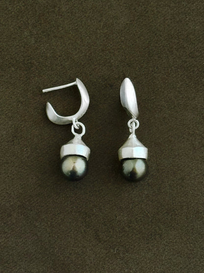 Black Pearl earrings