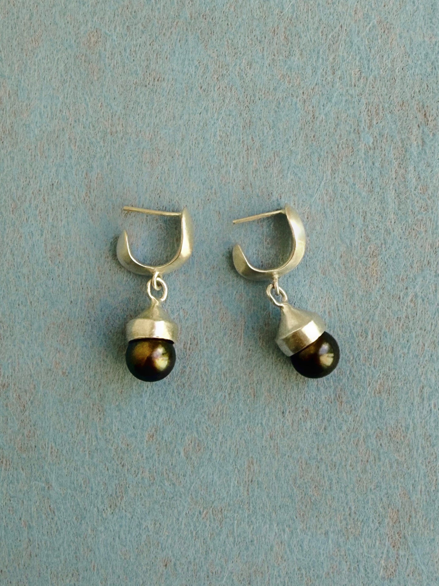 Black Pearl earrings