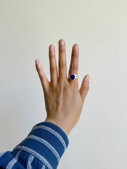 Column Signet in Lapis Lazuli