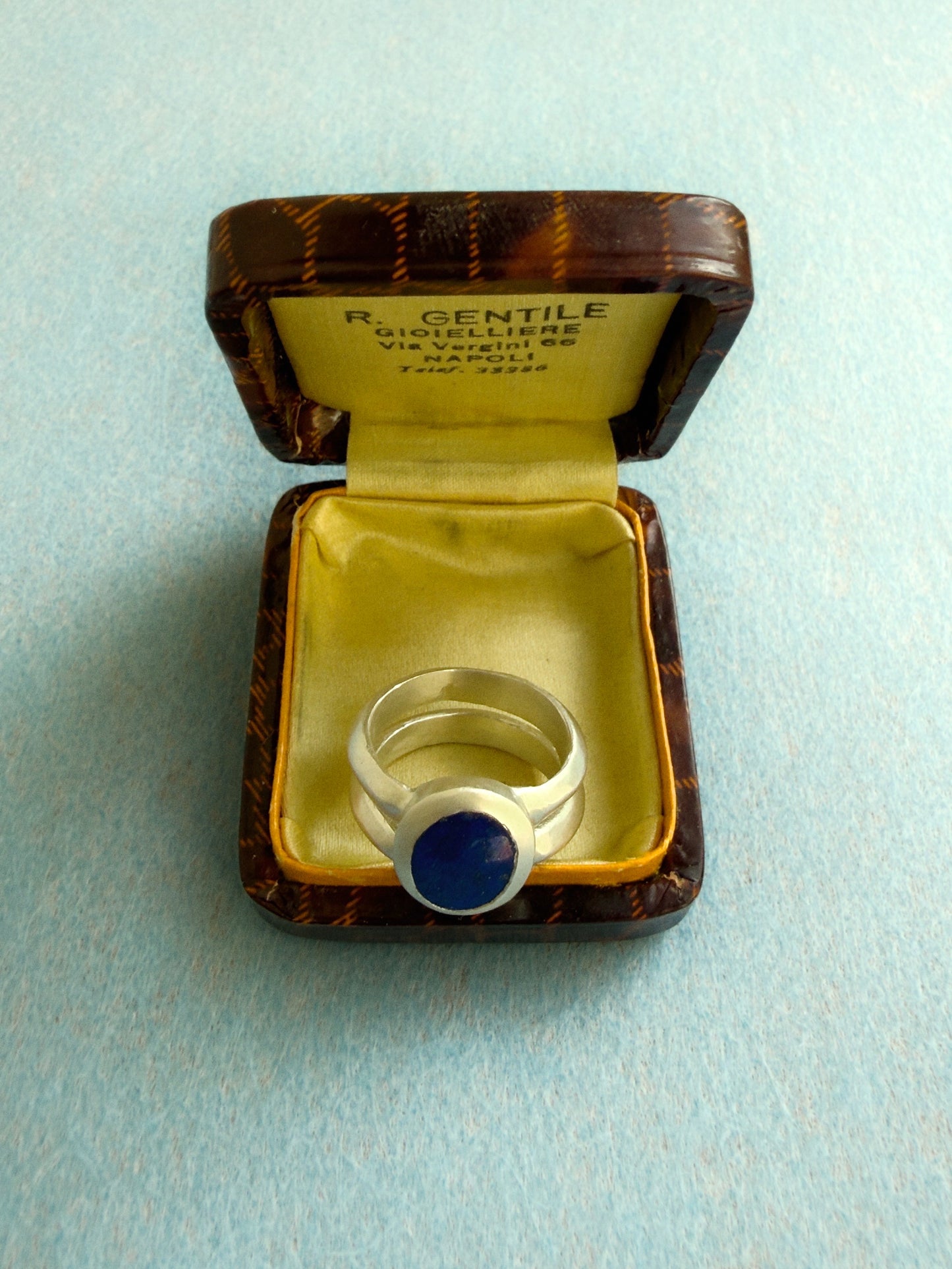 Column Signet in Lapis Lazuli