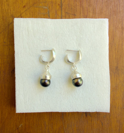 Black Pearl earrings