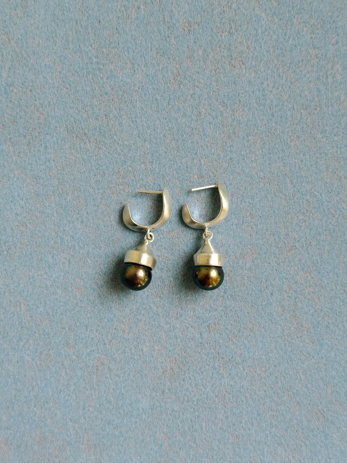 Bómù Pearl earrings